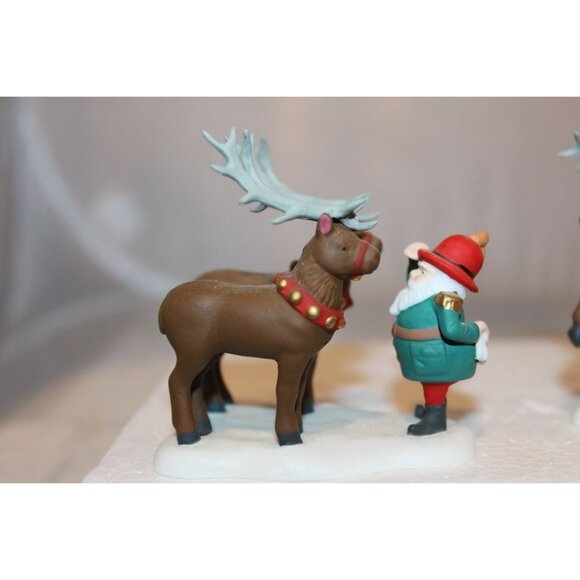 Dept 56 North Pole Village - Reindeer Training Camp soi2023 - Picture 2 of 9